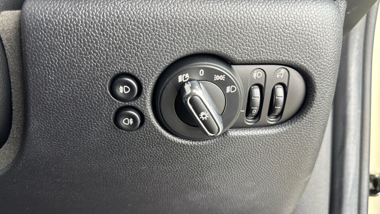 MINI Hatchback 1.5 Cooper Classic II 3dr Petrol Hatchback